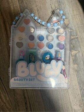 Bluey Kids Beauty Set — Pastel Blue & Pink Palette